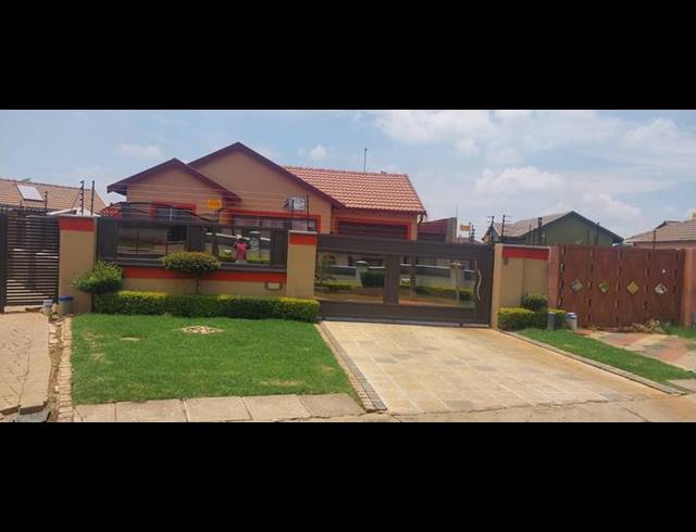 2 BEDROOM HOUSE FOR SALE IN DAWN PARK